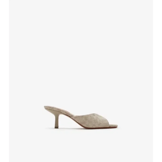 Kolla in Mews låga sandaler Kolla in Mews låga sandaler