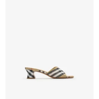 Kolla in Sloane-mules 