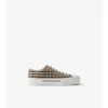Kolla in Sneakers