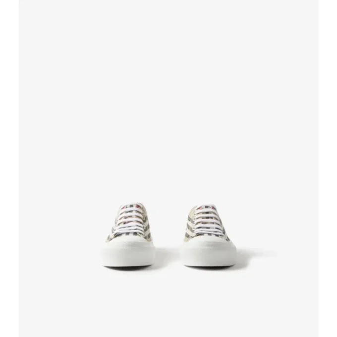 Kolla in Sneakers