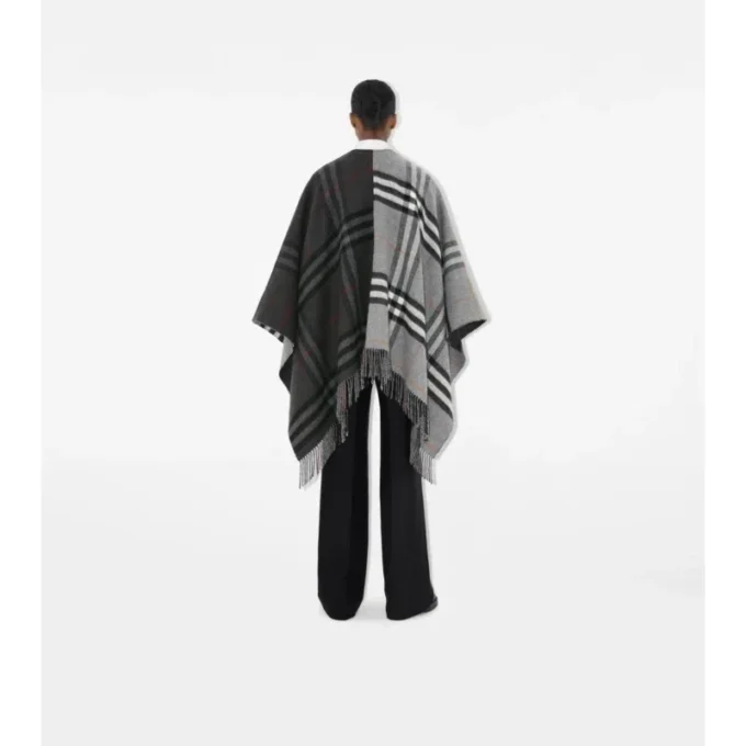 Kontrastrutig kappa i jacquard av ull och kashmir Kontrastrutig kappa i jacquard av ull och kashmir