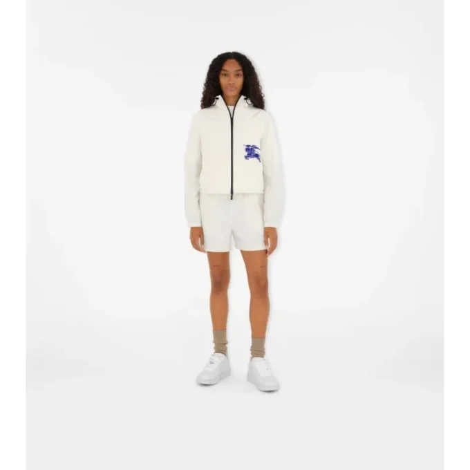 Kort nylonjackor med huva Kort nylonjackor med huva