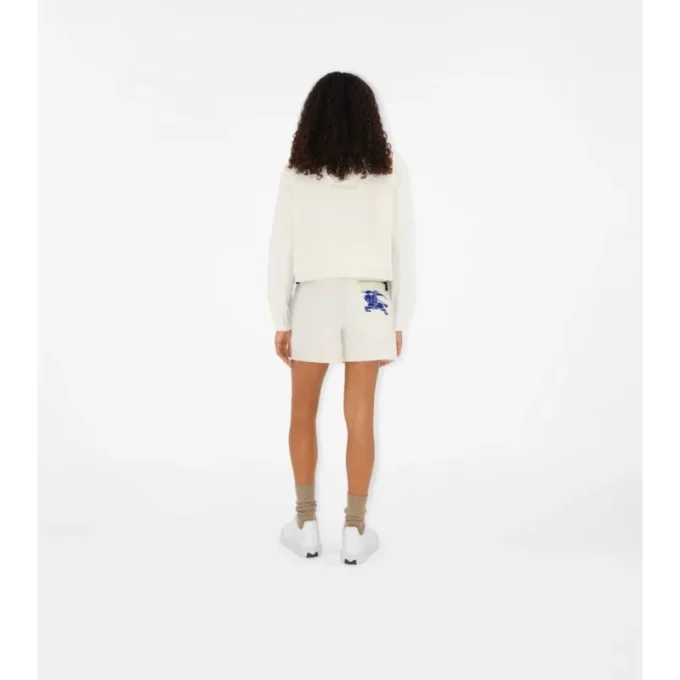 Kort nylonjackor med huva Kort nylonjackor med huva