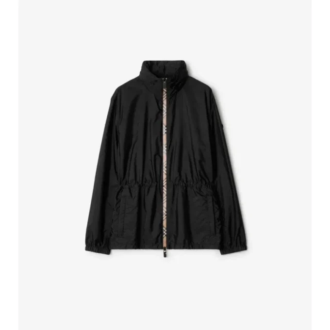 Kort parka i nylon med rutmönster Kort parka i nylon med rutmönster