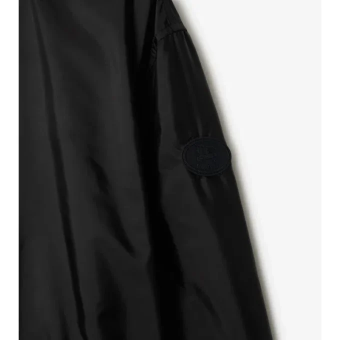 Kort parka i nylon med rutmönster Kort parka i nylon med rutmönster