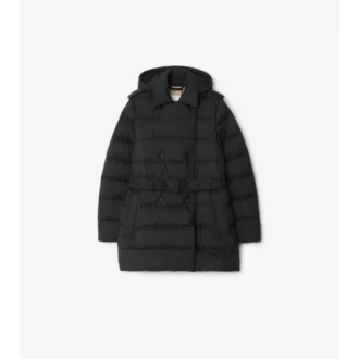 Kort pufferkappa i nylon med huva Kort pufferkappa i nylon med huva