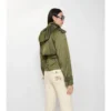Kort Trench Coat i nylonblandning Kort Trench Coat i nylonblandning