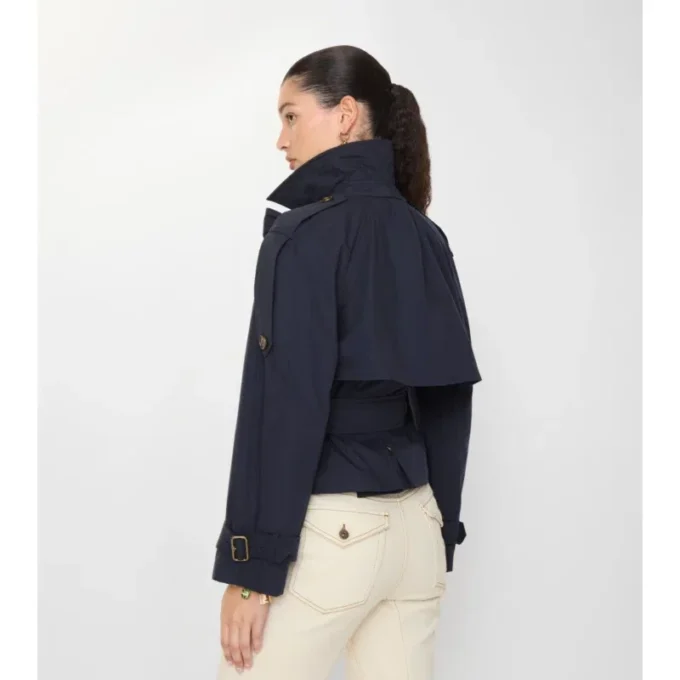 Kort trenchcoat i canvas från Trerose Kort trenchcoat i canvas från Trerose