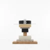 Läderskärp med monogrammotiv Läderskärp med monogrammotiv