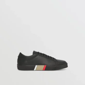 Lädersneakers med randiga detaljer Lädersneakers med randiga detaljer