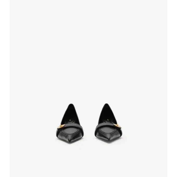 Låga pumps i läder från Cotswolds Låga pumps i läder från Cotswolds