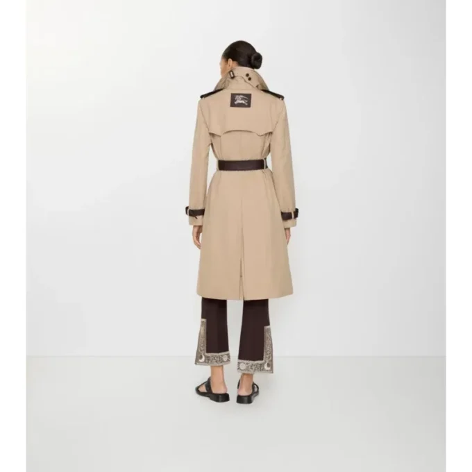 Lång Foxfield-trenchcoat i silke och bomull Lång Foxfield-trenchcoat i silke och bomull