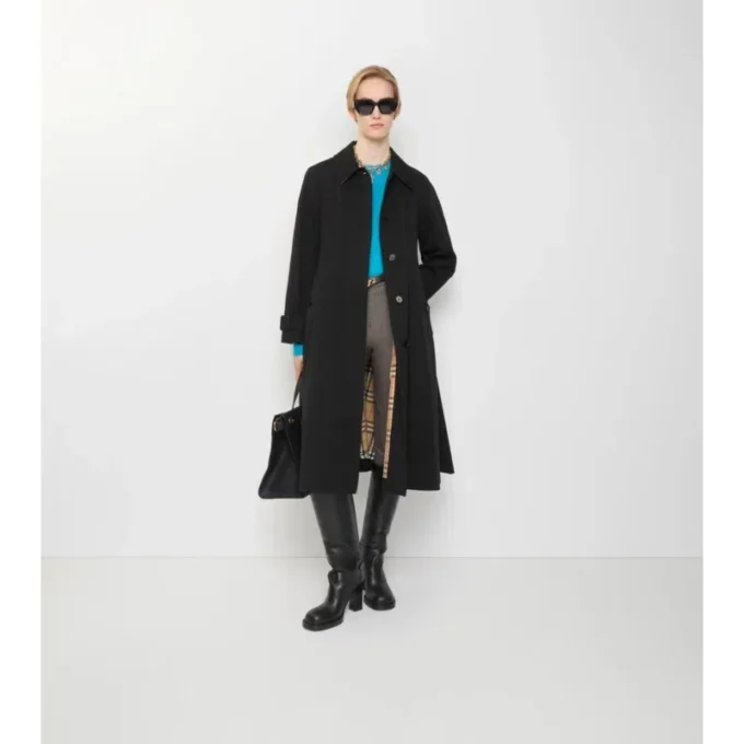 Lång gabardine-Car Coat i Ellingham-modell med utsvängd kjol Lång gabardine-Car Coat i Ellingham-modell med utsvängd kjol