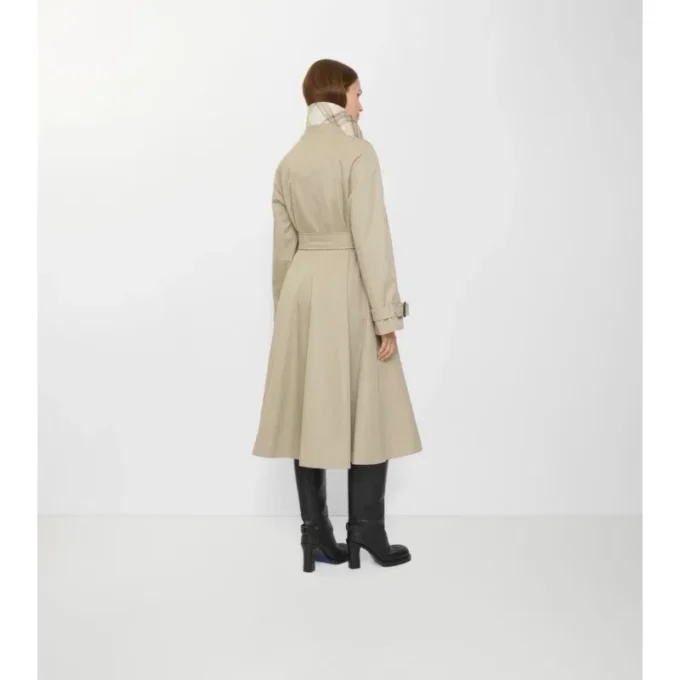 Lång gabardine-Car Coat i Ellingham-modell med utsvängd kjol Lång gabardine-Car Coat i Ellingham-modell med utsvängd kjol
