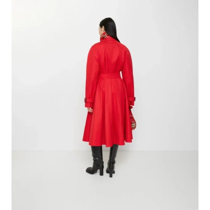 Lång gabardine-Car Coat i Ellingham-modell med utsvängd kjol Lång gabardine-Car Coat i Ellingham-modell med utsvängd kjol
