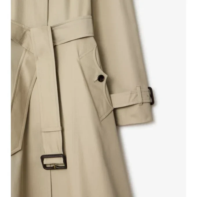 Lång gabardine-Car Coat i Ellingham-modell med utsvängd kjol Lång gabardine-Car Coat i Ellingham-modell med utsvängd kjol