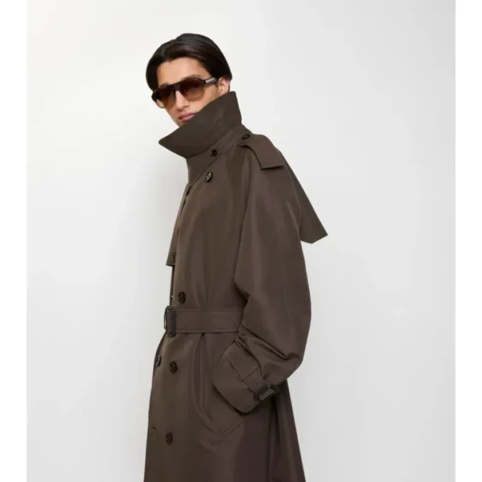 Lång Trench Coat i silkesbomull med rutmönstrad krage Lång Trench Coat i silkesbomull med rutmönstrad krage