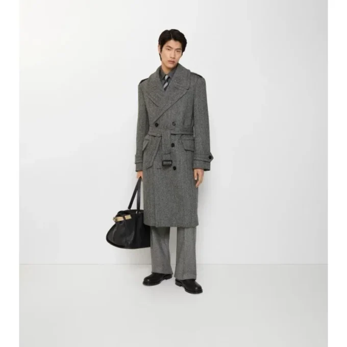 Lång trenchcoat i fiskbensmönstrad ull Lång trenchcoat i fiskbensmönstrad ull