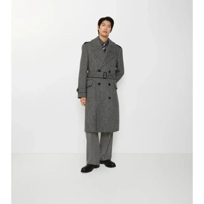 Lång trenchcoat i fiskbensmönstrad ull Lång trenchcoat i fiskbensmönstrad ull