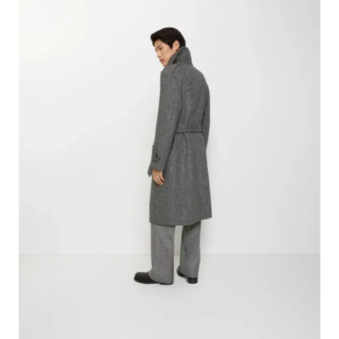 Lång trenchcoat i fiskbensmönstrad ull Lång trenchcoat i fiskbensmönstrad ull