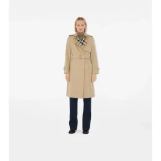 Lång trenchcoat i gabardin med rutig krage