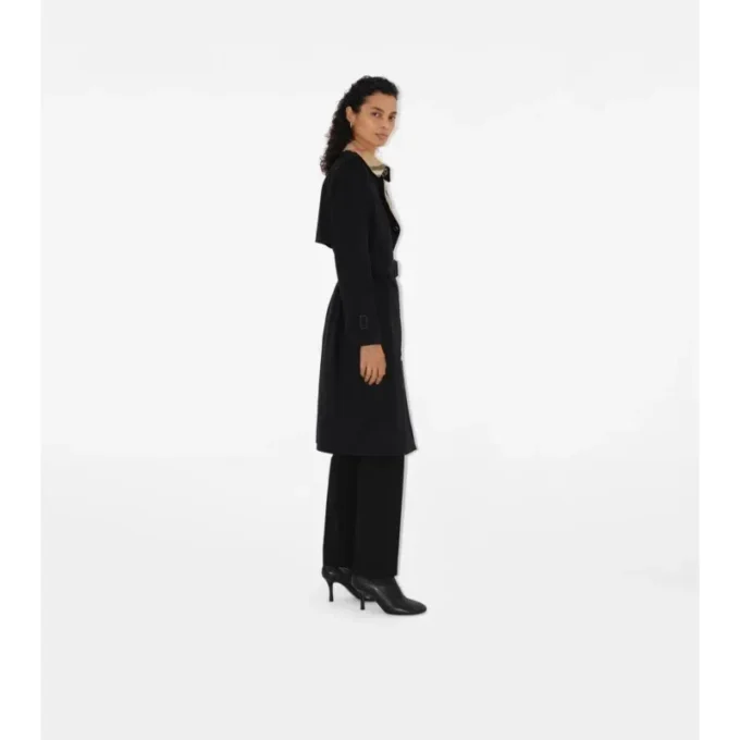 Lång trenchcoat i gabardin med rutig krage Lång trenchcoat i gabardin med rutig krage