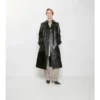 Lång trenchcoat i präglat läder Lång trenchcoat i präglat läder