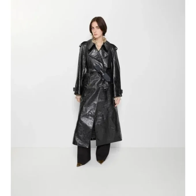 Lång trenchcoat i präglat läder