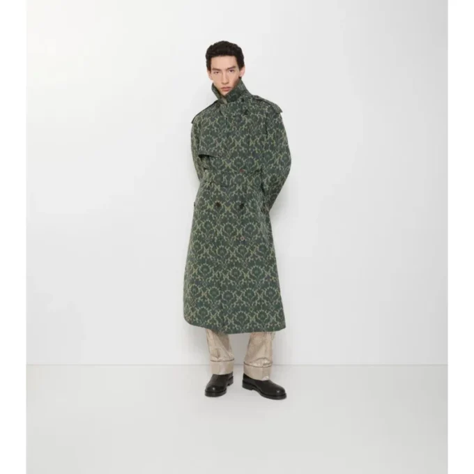 Lång trenchcoat i viskosblandning i barockstil Lång trenchcoat i viskosblandning i barockstil