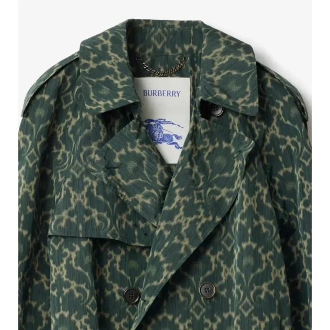 Lång trenchcoat i viskosblandning i barockstil Lång trenchcoat i viskosblandning i barockstil