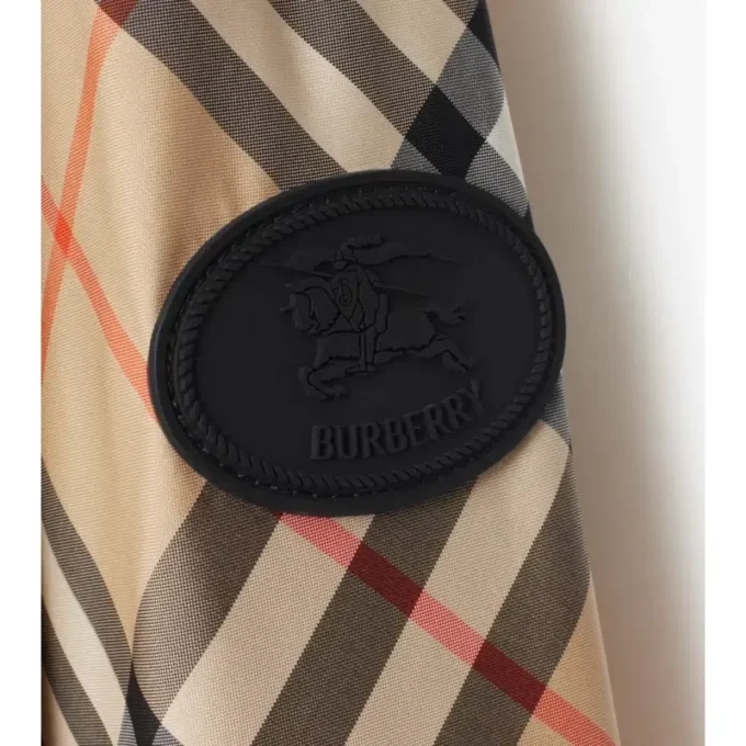 Lätt jacka med rutmönster Lätt jacka med rutmönster