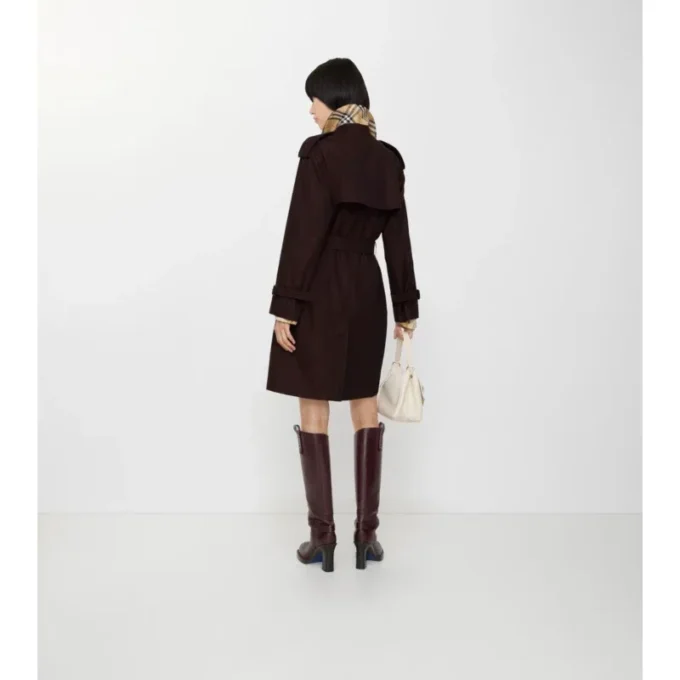 Medellång Gabardine Trench Coat från Castleford Medellång Gabardine Trench Coat från Castleford