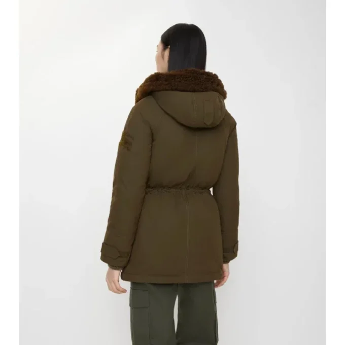 Parkas i gabardin med shearlingkant Parkas i gabardin med shearlingkant