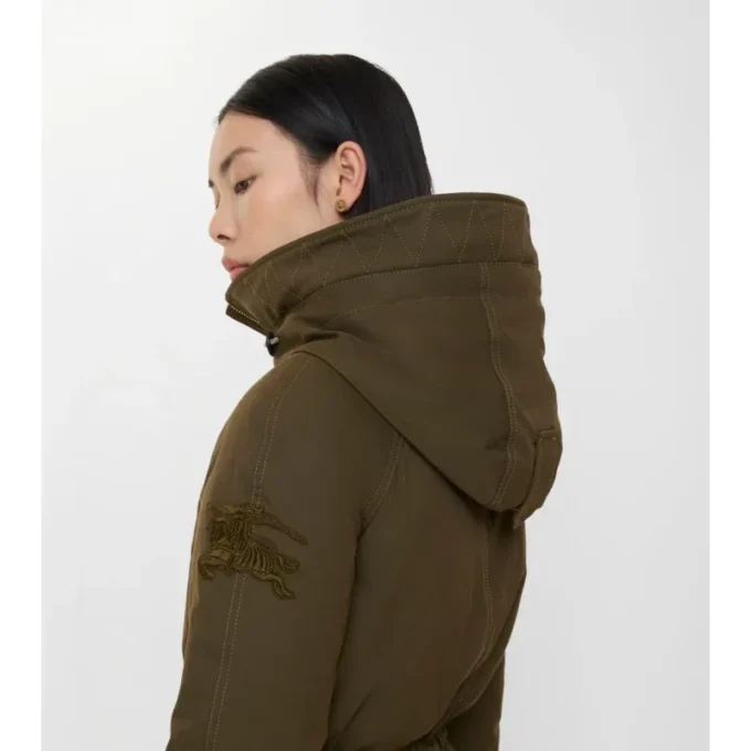 Parkas i gabardin med shearlingkant Parkas i gabardin med shearlingkant