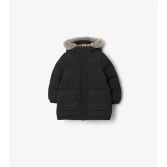 Pufferjacka i nylon med fuskpälskant Pufferjacka i nylon med fuskpälskant