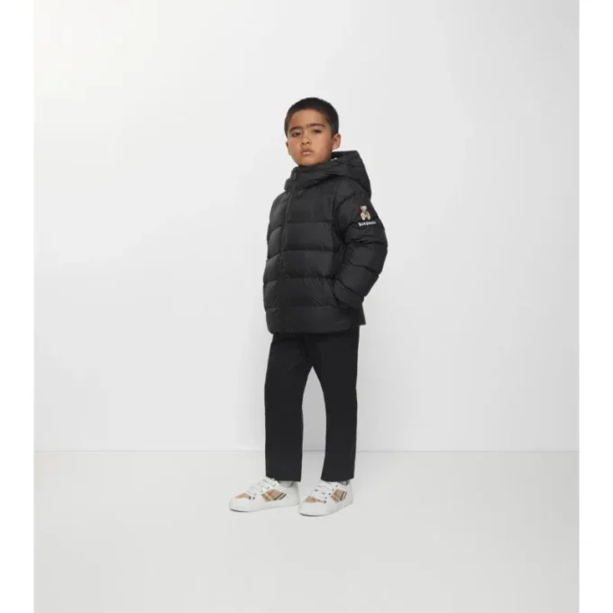 Pufferjacka i nylon med huva Pufferjacka i nylon med huva