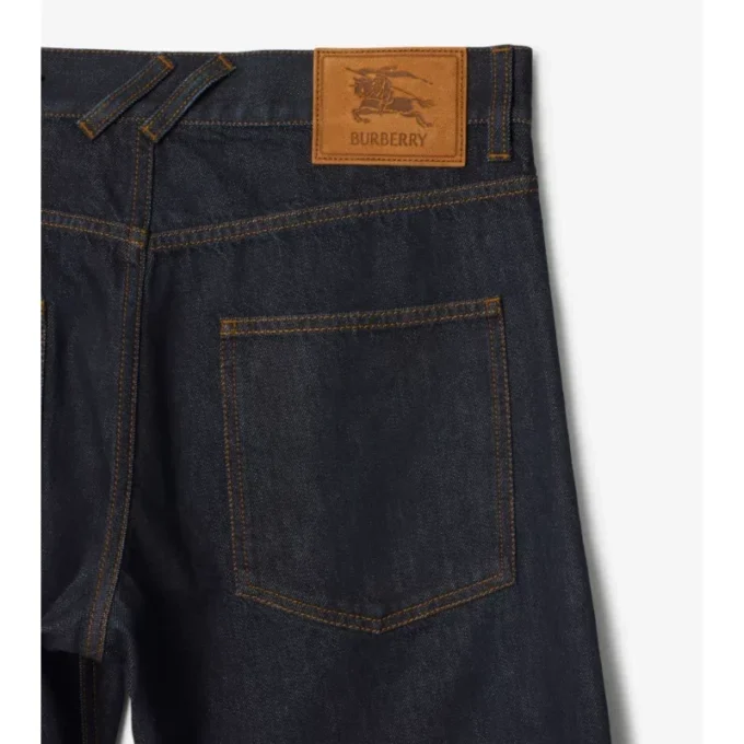 Raka jeans med uppvikt fåll Raka jeans med uppvikt fåll