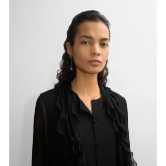 Örhängen med onyxsköld Örhängen med onyxsköld