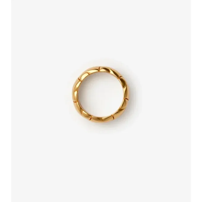 Ring med sköldmotiv