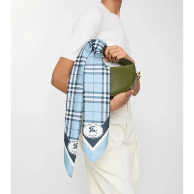 Rutig silkescarf Rutig silkescarf
