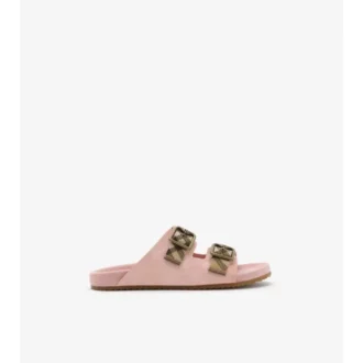 Sandaler i rutigt mocka