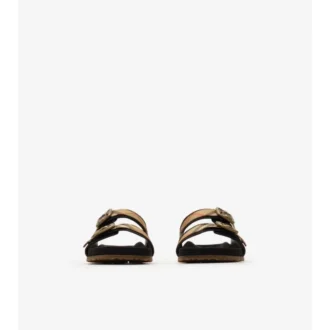 Sandaler i rutigt mocka