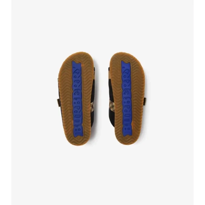 Sandaler i rutigt mocka Sandaler i rutigt mocka