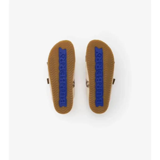 Sandaler i rutigt mocka Sandaler i rutigt mocka