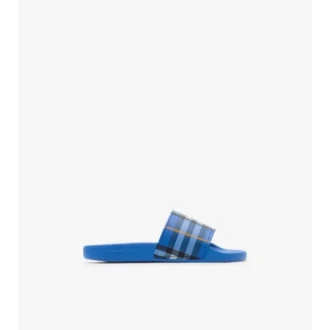 Sandaler med rutmönster