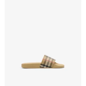 Sandaler med rutmönster