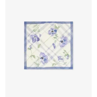 Silkescarf med akvarellrutmönster