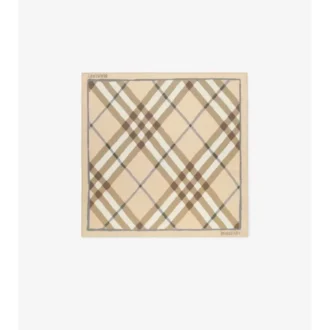 Silkescarf med akvarellrutmönster