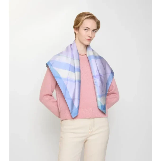 Silkescarf med akvarellrutmönster Silkescarf med akvarellrutmönster