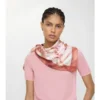 Silkescarf med akvarellrutmönster Silkescarf med akvarellrutmönster